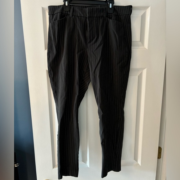 High Rise Pixie Pant - Picture 6 of 8